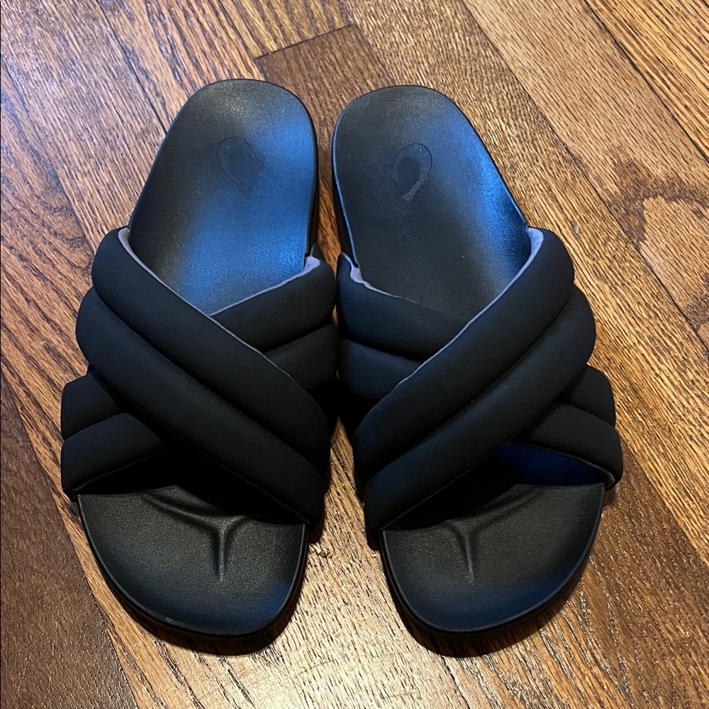 OluKai Hila Sandals - 9
